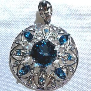 Blue topaz multigemstone 925 pendant.